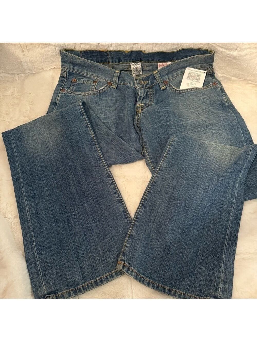 Lucky Brand Dungarees American Classic Vintage Maddy Ankle Jeans.
Size 4/27
NWT - Picture 13 of 13